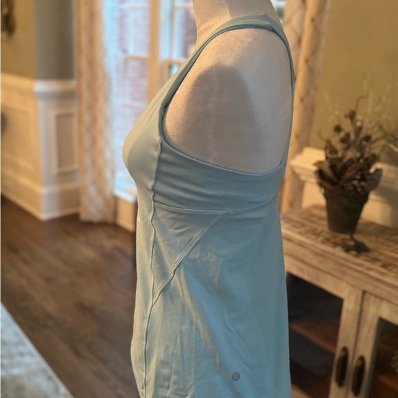 Lululemon Stash n' run Tank - fully built in bra, so soft and comfortable - 8 - Picture 3 of 4